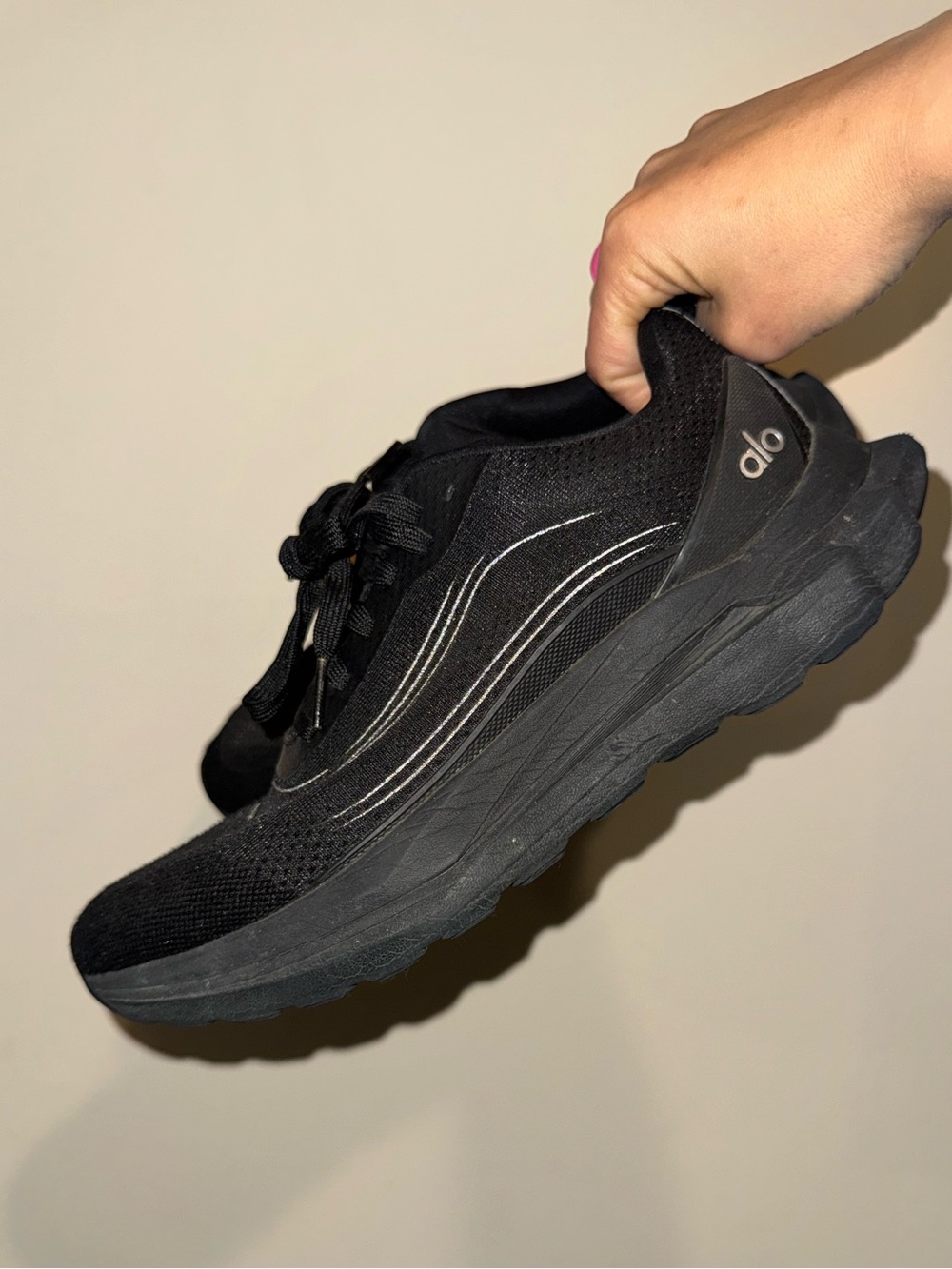 ALO Yoga Runners BLACK W 9.5 EU 41